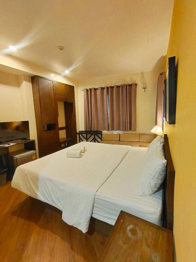 Vinary Hotel Sukhumvit Bangkok Ngoại thất bức ảnh
