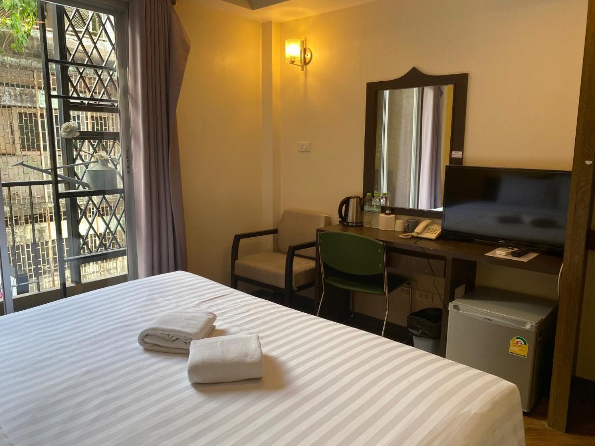 Vinary Hotel Sukhumvit Bangkok Ngoại thất bức ảnh