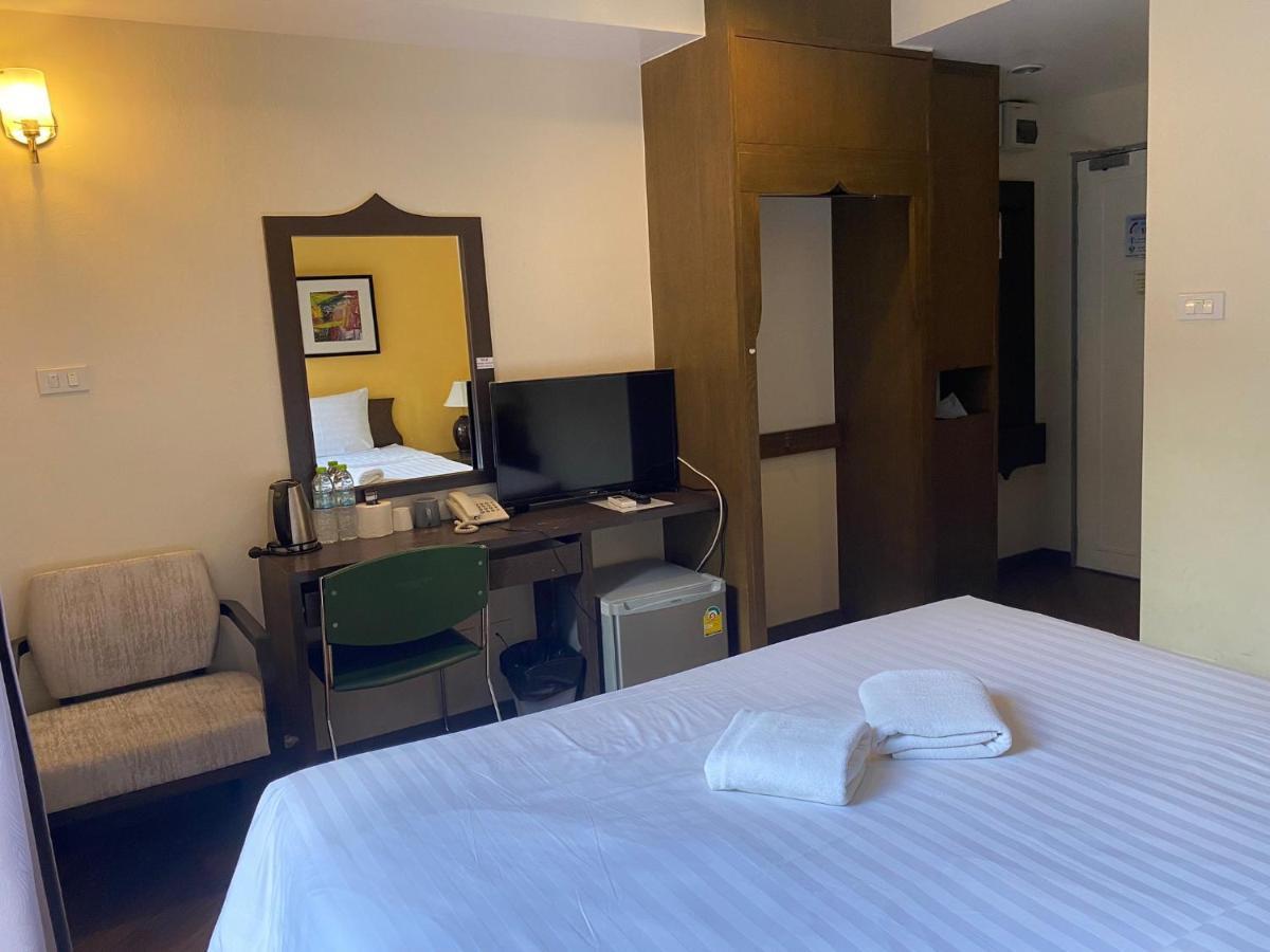 Vinary Hotel Sukhumvit Bangkok Ngoại thất bức ảnh
