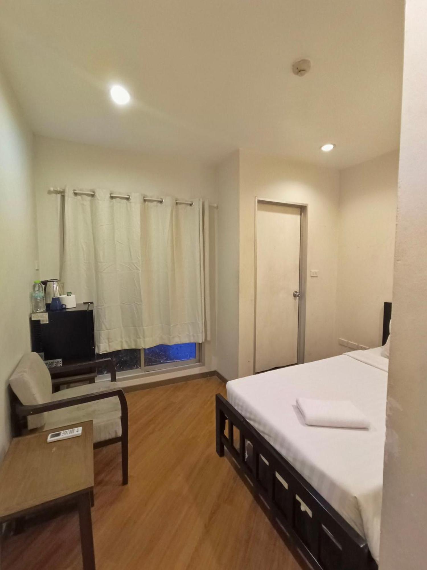 Vinary Hotel Sukhumvit Bangkok Ngoại thất bức ảnh